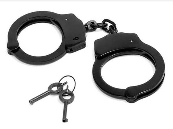 3 students arrested for lifting mobile phones