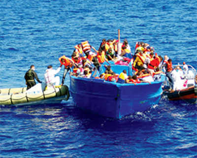 500 feared dead in migrant shipwreck