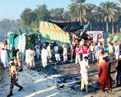 58 killed in bus-truck crash in Pakistan