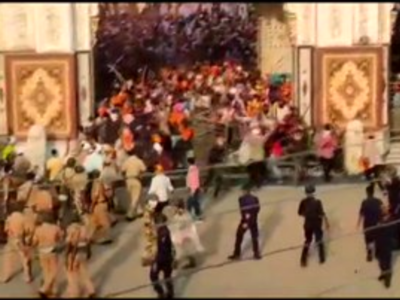 Nanded: Sikhs attack cops with swords outside Gurudwara; 17 detained