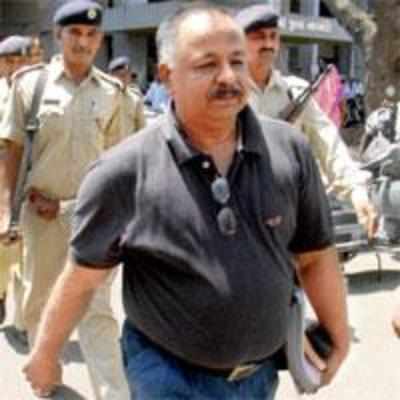 Ex-cop to spill the beans on Modi aide