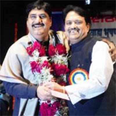 Munde called me, he wants to join Cong: Deshmukh
