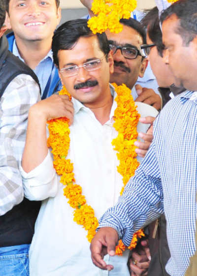 AAP prepares for fresh polls in Delhi, Kejriwal apologizes for quitting early