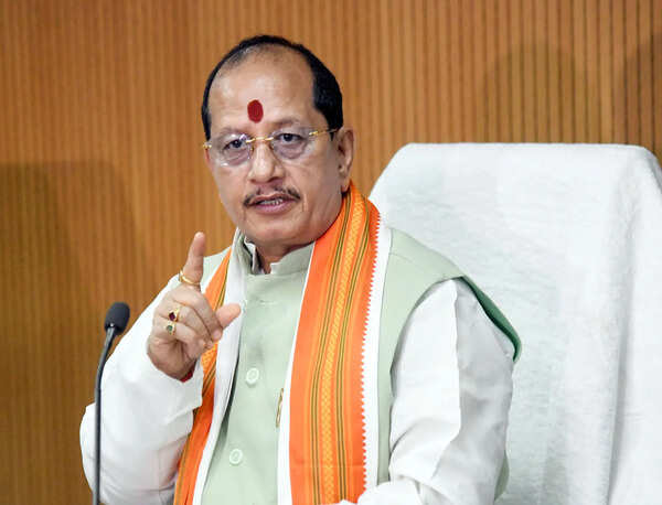 Deputy CM: Launch crackdown on illegal hoardings in Ara