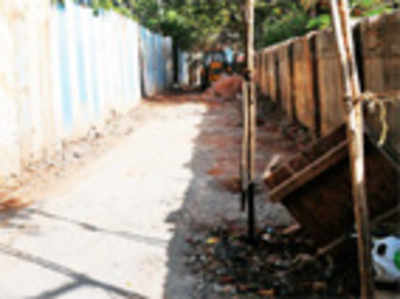 Worli’s Sagar Darshan fears losing main access road to burial ground