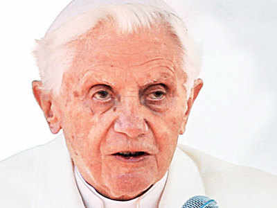 Ex-pope Benedict against opening up priesthood to married men