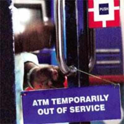 Mumbaikars hit by cash crunch as ATMs go dry