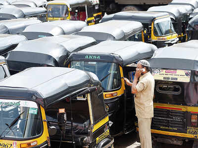 Respite for commuters, autorickshaw strike called off; Union's meeting with CM Fadnavis  today