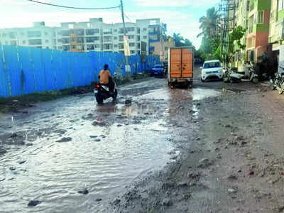 Rain turns Thubarahalli Road into risky slush