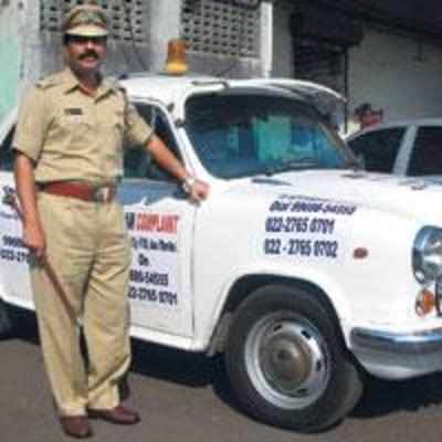 RTO officer helps citizens take auto drivers to task