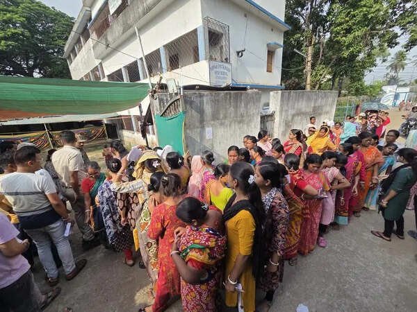 After SIR knockout punch, police’s midnight knock