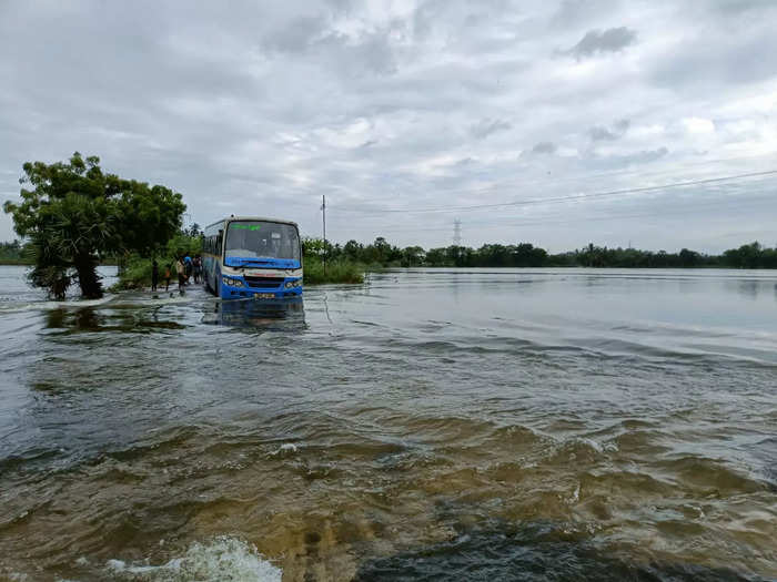 Tamil Nadu Rain Live Updates: IMD Issues Red Alert For Chennai On ...