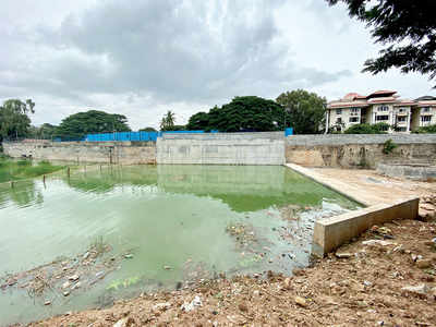 Ulsoor Lake gets a new concrete wall