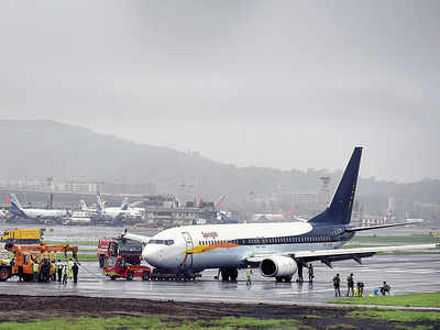 Plane that skidded towed away; airport resumes normal operations