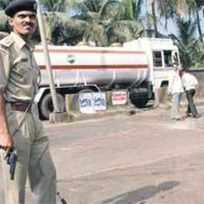 Tension in Bhiwandi after police thrash truck driver