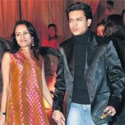Designer clothes, simple nuptials for CM's son Amit