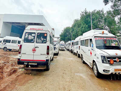 No loo in war room for ambulance drivers’ use