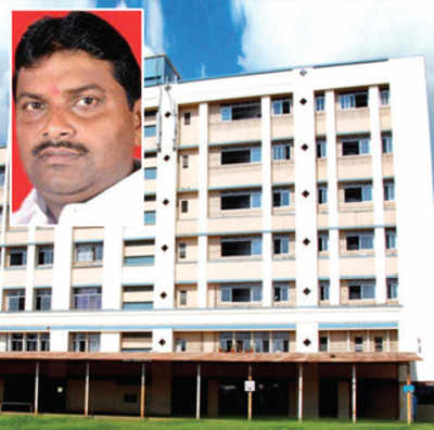 Pamper netas’ egos, BMC tells schools after corporator stopped at the gate