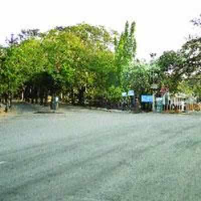 Confusion reigns due to absence of signboards on Kolshet Road