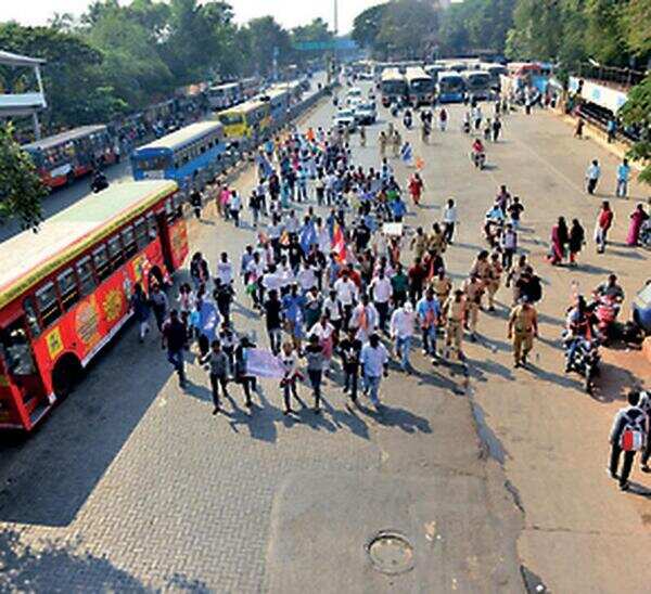 A tussle for control over 40% Maratha community