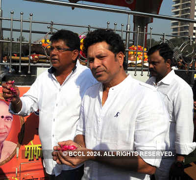 Sanjay Raut urges Sachin Tendulkar to boycott govt functions after coach wasn't given state funeral
