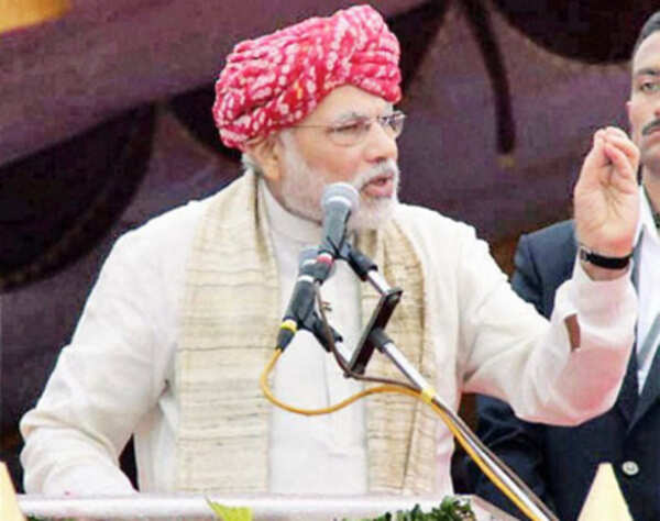 Modi targets PM in I-Day speech, talks of taking along all Indians