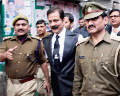 Sahara asks employees to pay at least Rs1 lakh each to bail out Roy