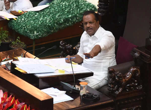 Speaker gheraoed over circle issue: Case filed against 11