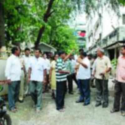 Vashi villagers stage morcha to protest over frequent power cuts