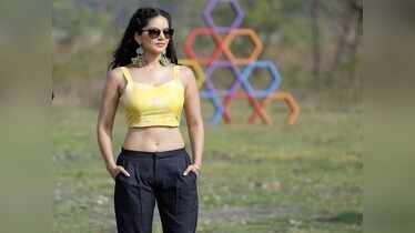 Behind the scenes: Sunny Leone's best looks from Splitsvilla 10