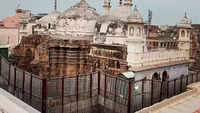 Gyanvapi Masjid Case: SC transfers case to Varanasi district judge 