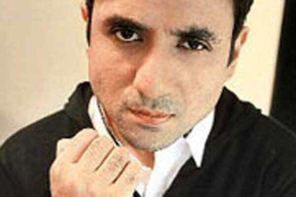 Vir Das bags Saif’s film