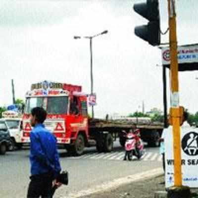 Traffic chowkie, no cop in sight