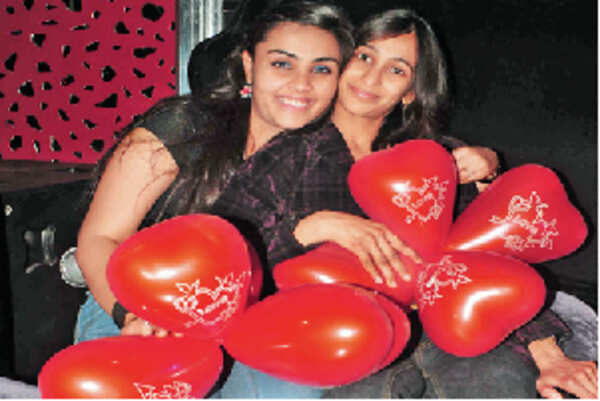 Love birds in full swing in Jaipur at this Valentine's Day bash