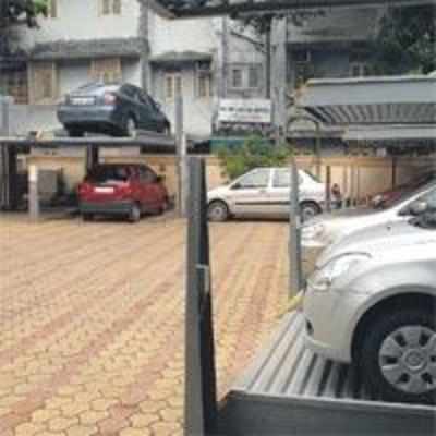 BMC uses '˜pollards' to send no parking message to residents