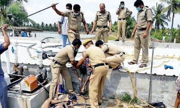 Workers were sitting ducks, Ananda kept eyes wide shut