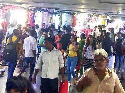 BMC fails to prove overcrowding, CSMT shopkeepers can stay