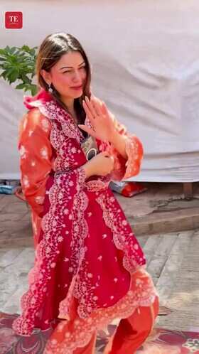 Hansika Motwani Offers Prayers at Gurudwara on Baisakhi