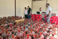 Clear all applications for laying gas pipelines, govt tells corpns