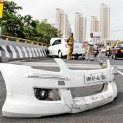 Potholes, broken lamps, and now first accident on new Lalbaug flyover