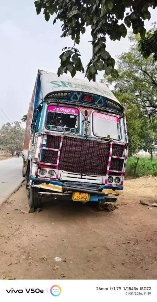 6 returning from Odisha after Jagannath temple visit dead after speeding container truck crushes 2 autos in Agra
