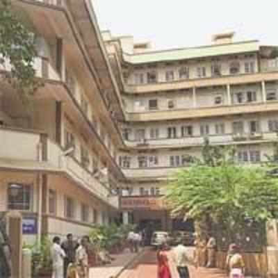 Case registered against chief accountant at Tata hospital