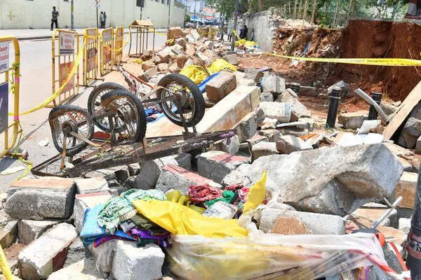 Maladministration led to deaths outside Bowring hospital in Bengaluru: Lokayukta