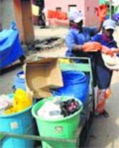 Women put on clean act at slum