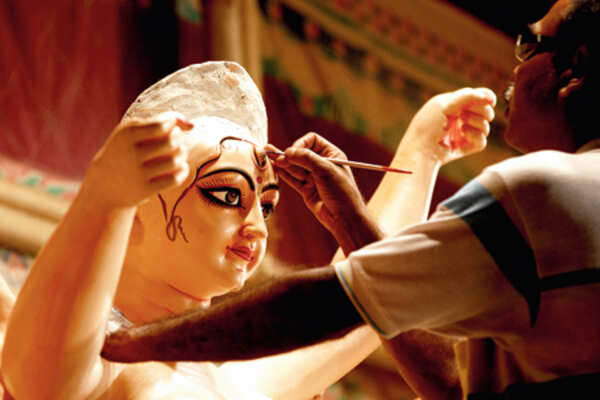 Lights, sculptures mark Durga-puja pandals in Jaipur