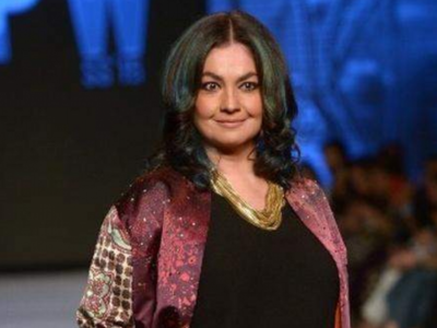 Pooja Bhatt questions garbage disposal and unauthorised parking in Bandra