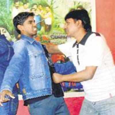MNS dances to Bhojpuri tunes