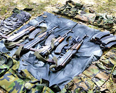 4 militants, 1 jawan killed in encounter at Handwara