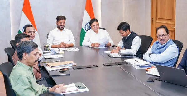 CM seeks Centre’s help to speed up T-Fiber project