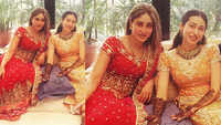 Throwback Thursday: This picture of Kareena Kapoor Khan and Karisma Kapoor will melt your hearts 